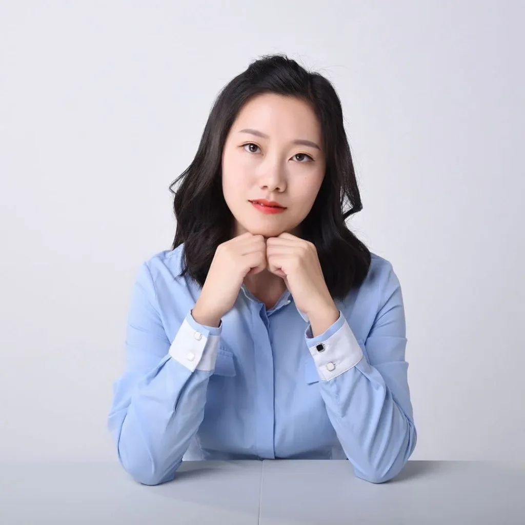 Директор по продажам Эхо Ванг