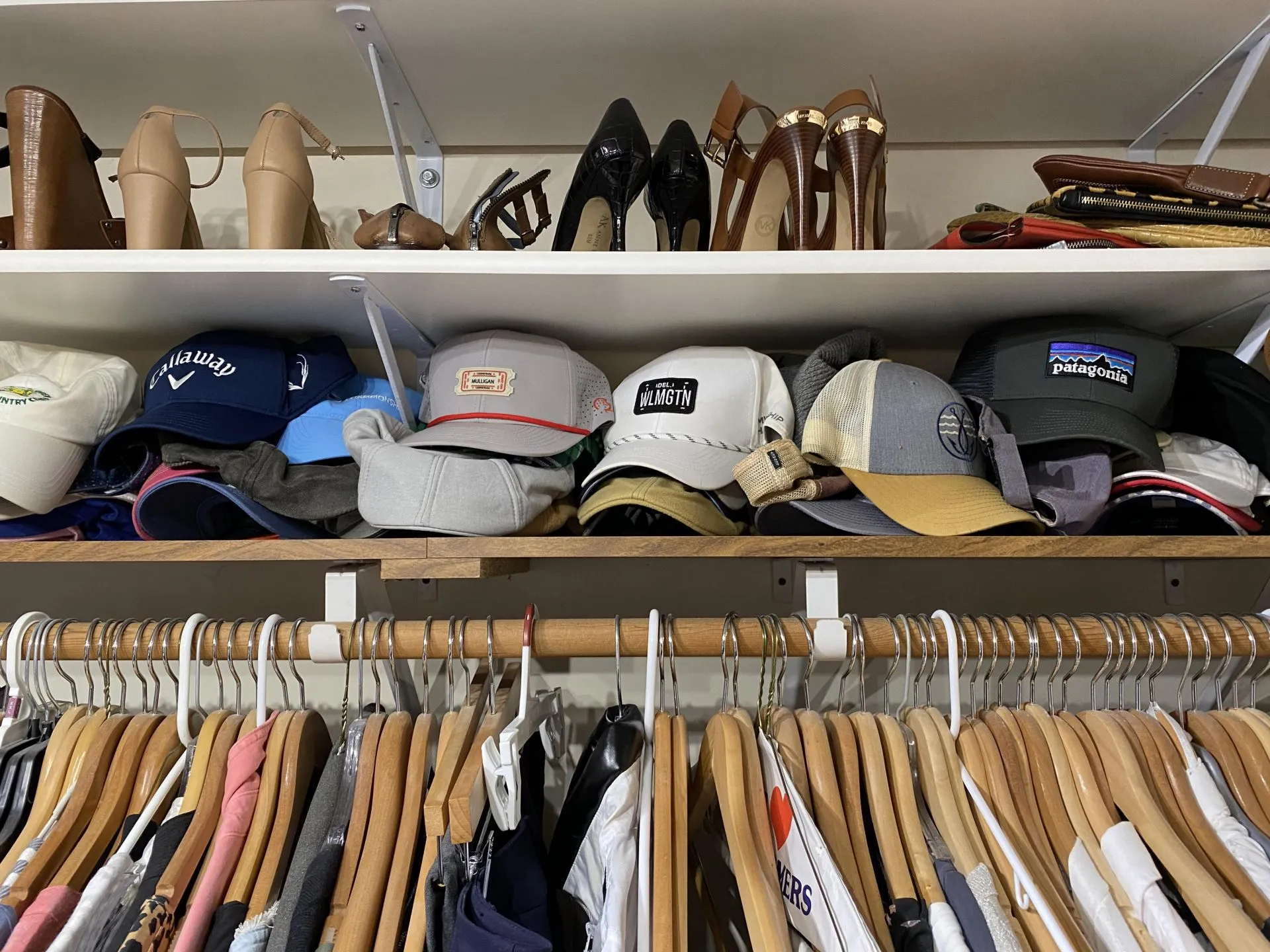 Close up of cap with intricate pattern