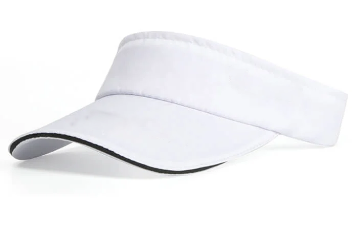 Gorra con visera blanca nítida con borde negro y visera curva.