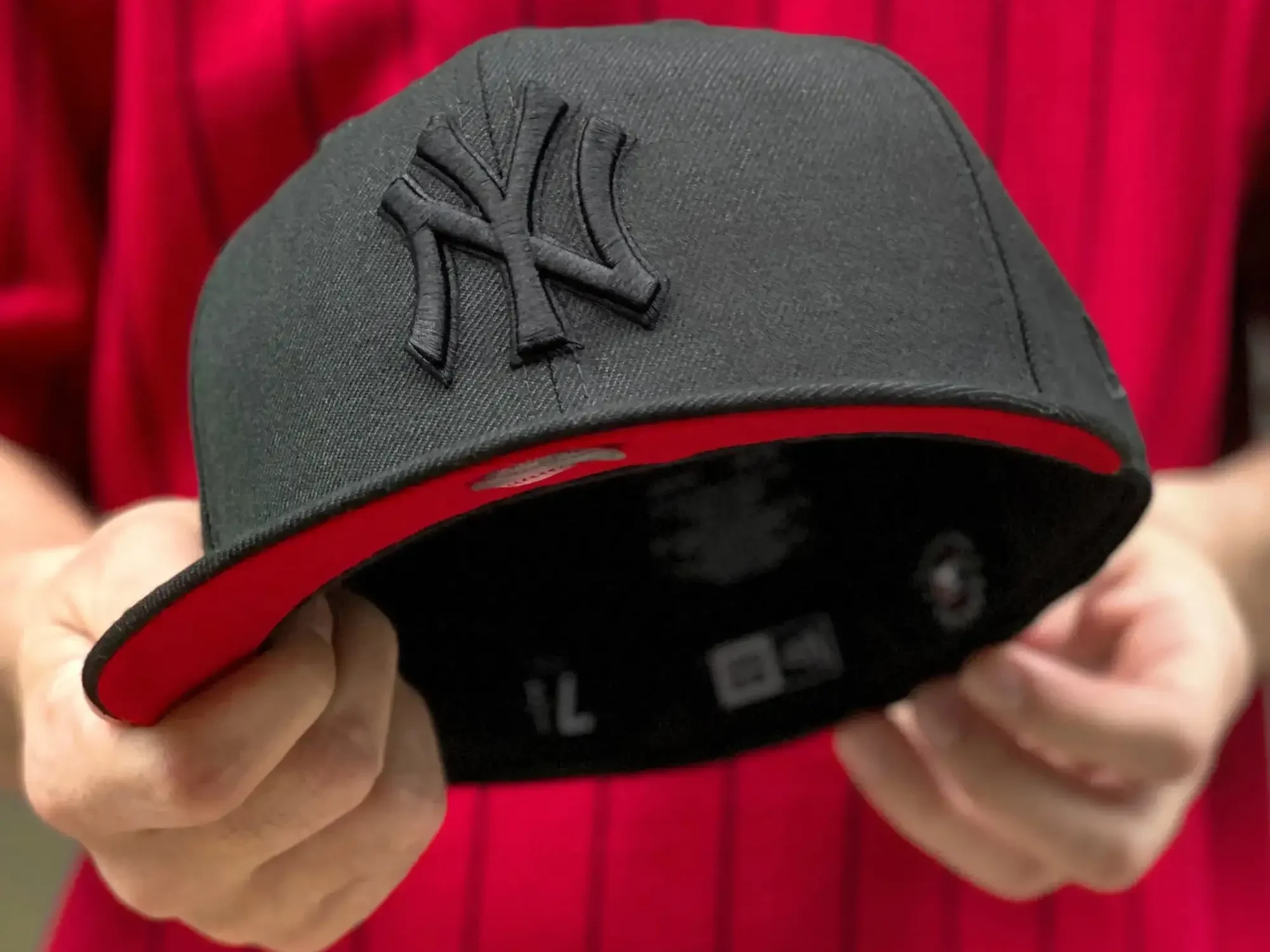 Gorra New Era Yankees 59FIFTY negra con parte inferior roja Gorra New Era Yankees 59FIFTY negra con parte inferior roja