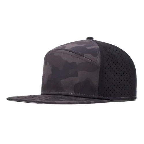 Gorra multipanel de camuflaje gris con sutiles perforaciones negras